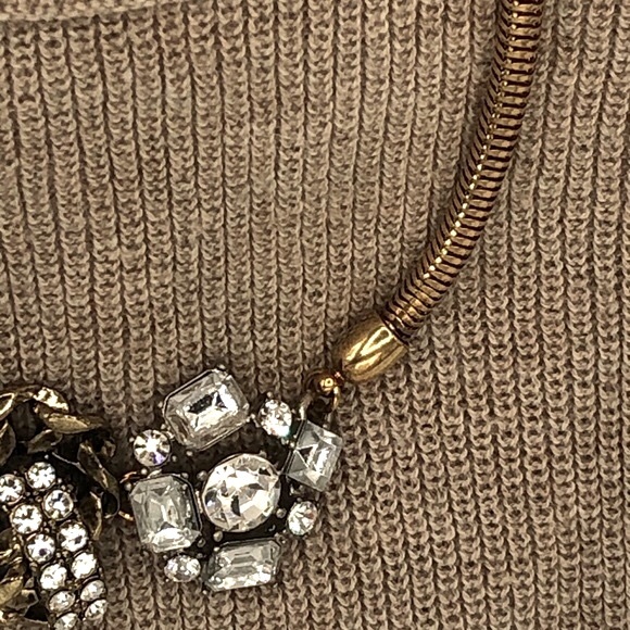 ANTHROPOLOGIE CRYSTAL FLOWER GOLD CHAIN NECKLACE - Picture 5 of 12